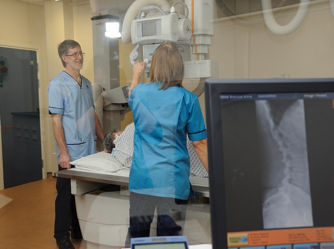 What is a diagnostic radiographer?